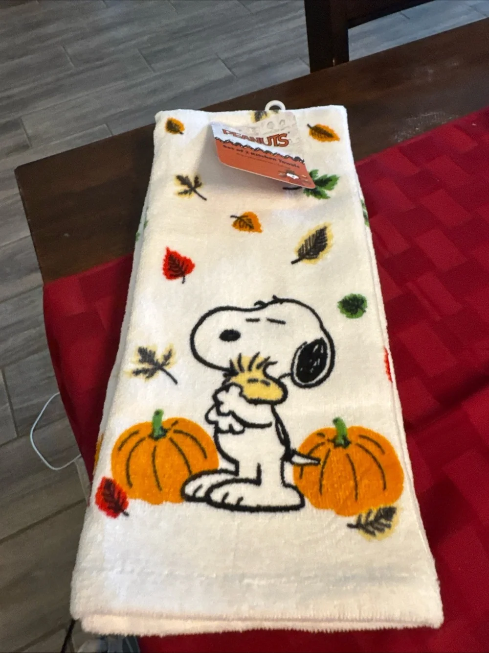 Peanuts Snoopy & Woodstock Fall Towel in White, Orange, Green, Red